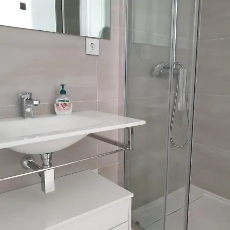 El Mirador Amelie: Beachside With Pool In Apartment *