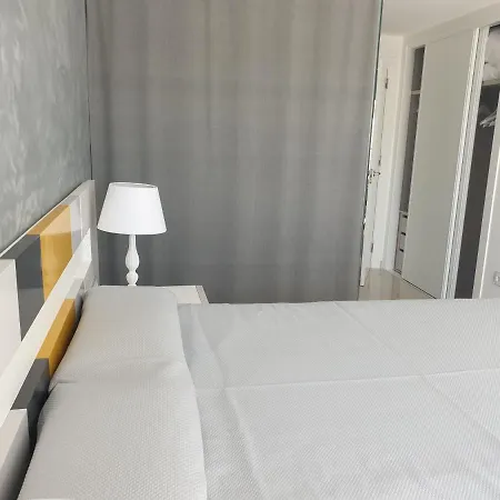 El Mirador Amelie: Beachside With Pool In