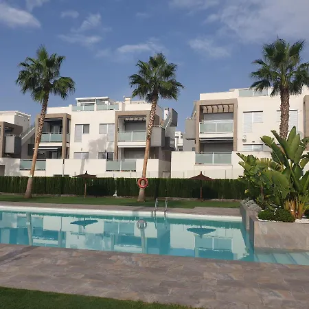 El Mirador Amelie: Beachside With Pool In Apartment Torrevieja