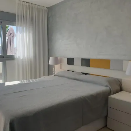El Mirador Amelie: Beachside With Pool In * Torrevieja
