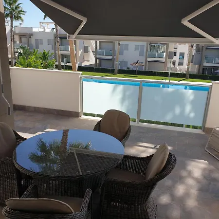 El Mirador Amelie: Beachside With Pool In Apartment Torrevieja