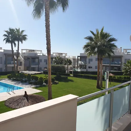 El Mirador Amelie: Beachside With Pool In Apartment Torrevieja